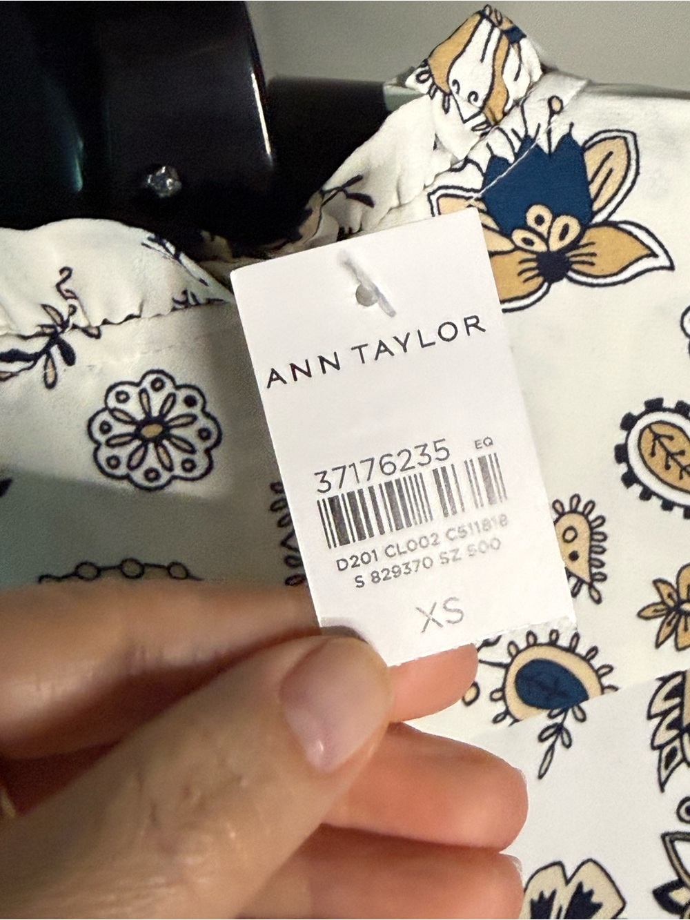 Ann Taylor NWT Floral Paisley Ruffle Sleeve Button Front Blouse XS - Picture 4 of 10
